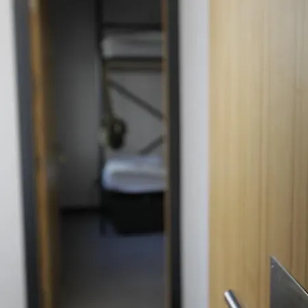Hostel Traveller Box *