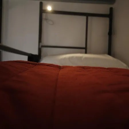Traveller Box Hostel *